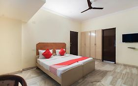 Collection O White House Silverkey Near Film Nagar
